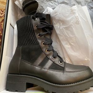 MIA Malcolm combat boots, NIB